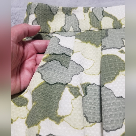 Club Monaco Green Camouflage Mini Skirt Size 10 - Picture 2 of 9